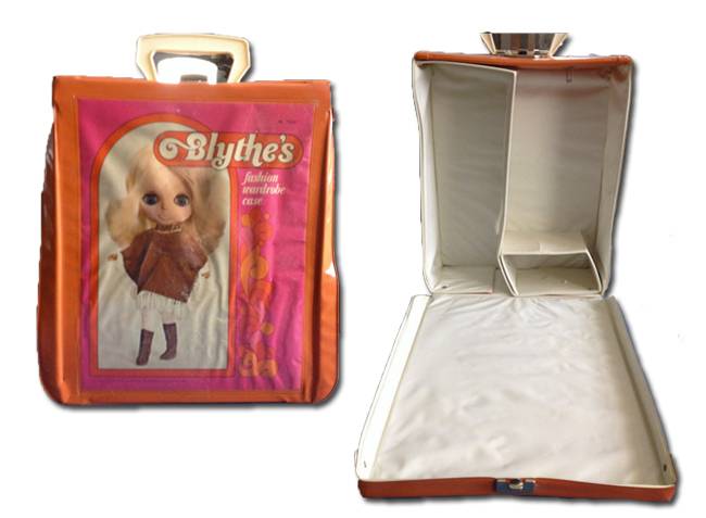 zazie_blytheopedia_fashions_from_blythe_boutique_kenner_wardrobe_case