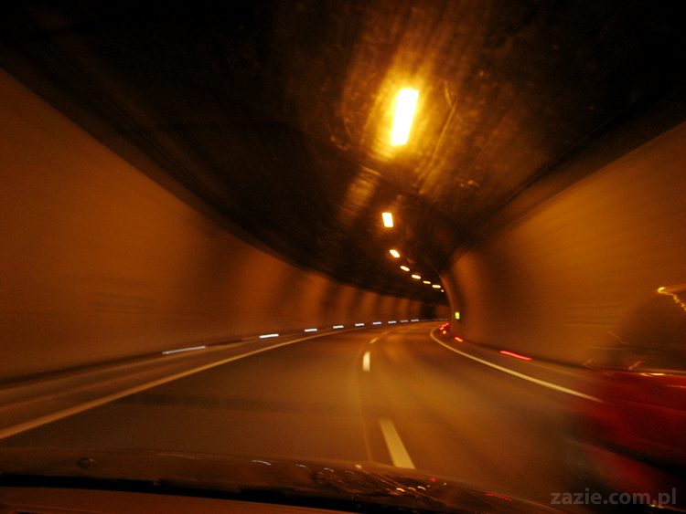 kolejny tunel na autostradzie