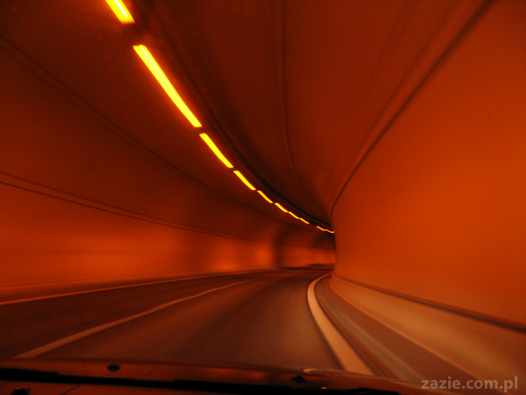 kolejne tunele, kolejne godziny podróży