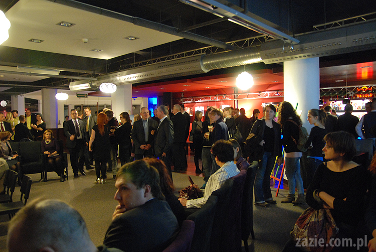 Nie czytasz? Nie idę z Tobą do łóżka! Qlub Xiążkowy u Naszych Sąsiadów Kazia Szczuka Anna Laszuk Jacek Dehnel Sylwia Chutnik Kapela ze Wsi Warszawa Paweł Althamer Jeż Jerzy Marcin Szczygielski Olga Gromek Zazie Syd Breslauer mopsy Kumok Miszur Bianka Siwińska Nasta Niakrasawa Marta Syrwid Betty Q & Crew Monika Banach Monika Czaplicka