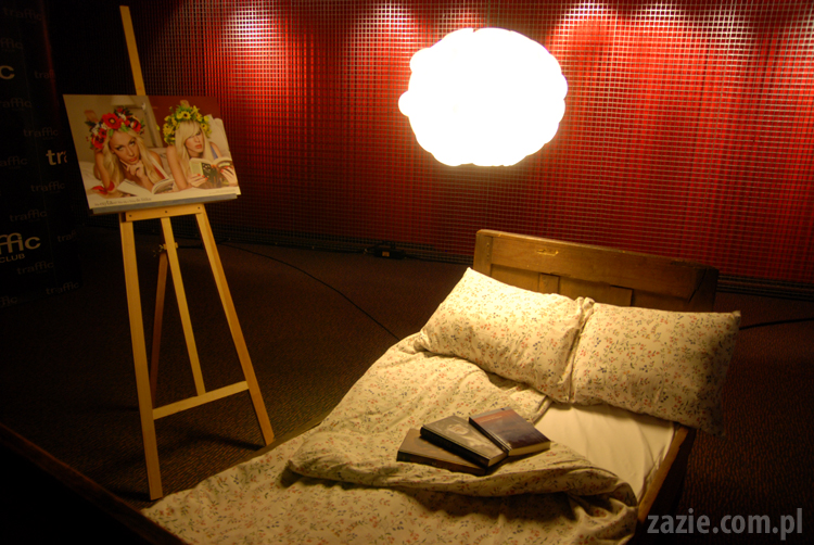 Nie czytasz? Nie idę z Tobą do łóżka! Qlub Xiążkowy u Naszych Sąsiadów Kazia Szczuka Anna Laszuk Jacek Dehnel Sylwia Chutnik Kapela ze Wsi Warszawa Paweł Althamer Jeż Jerzy Marcin Szczygielski Olga Gromek Zazie Syd Breslauer mopsy Kumok Miszur Bianka Siwińska Nasta Niakrasawa Marta Syrwid Betty Q & Crew Monika Banach Monika Czaplicka