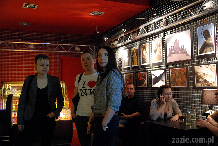 Nie czytasz? Nie idę z Tobą do łóżka! Qlub Xiążkowy u Naszych Sąsiadów Kazia Szczuka Anna Laszuk Jacek Dehnel Sylwia Chutnik Kapela ze Wsi Warszawa Paweł Althamer Jeż Jerzy Marcin Szczygielski Olga Gromek Zazie Syd Breslauer mopsy Kumok Miszur Bianka Siwińska Nasta Niakrasawa Marta Syrwid Betty Q & Crew Monika Banach Monika Czaplicka