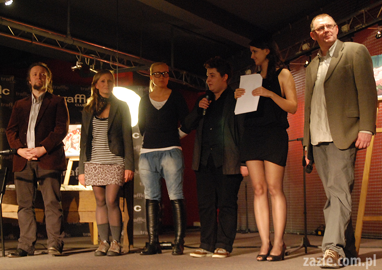 Nie czytasz? Nie idę z Tobą do łóżka! Qlub Xiążkowy u Naszych Sąsiadów Kazia Szczuka Anna Laszuk Jacek Dehnel Sylwia Chutnik Kapela ze Wsi Warszawa Paweł Althamer Jeż Jerzy Marcin Szczygielski Olga Gromek Zazie Syd Breslauer mopsy Kumok Miszur Bianka Siwińska Nasta Niakrasawa Marta Syrwid Betty Q & Crew Monika Banach Monika Czaplicka