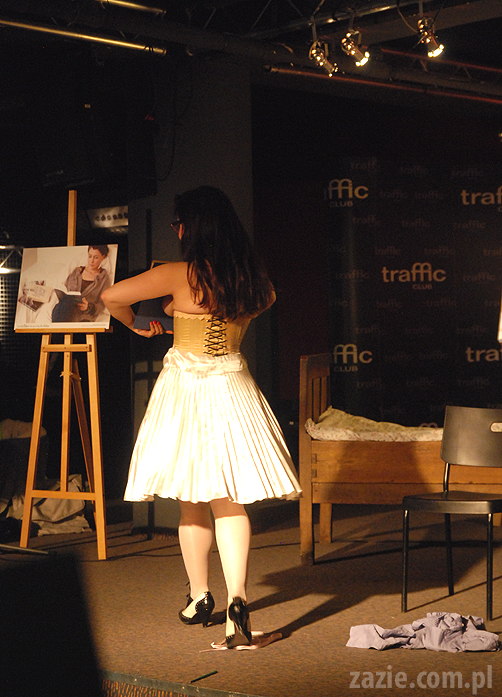 Nie czytasz? Nie idę z Tobą do łóżka! Qlub Xiążkowy u Naszych Sąsiadów Kazia Szczuka Anna Laszuk Jacek Dehnel Sylwia Chutnik Kapela ze Wsi Warszawa Paweł Althamer Jeż Jerzy Marcin Szczygielski Olga Gromek Zazie Syd Breslauer mopsy Kumok Miszur Bianka Siwińska Nasta Niakrasawa Marta Syrwid Betty Q & Crew Monika Banach Monika Czaplicka