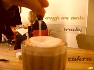 słowa jak sztuczny miód.