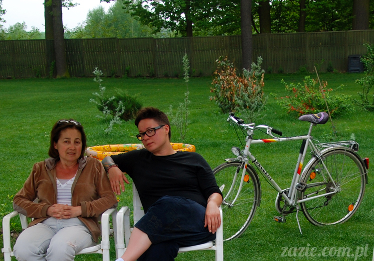 Wakacje Zazie i Syd z mopsami Kumokiem i Miszurem 2012 w Pałacu Wiechlice