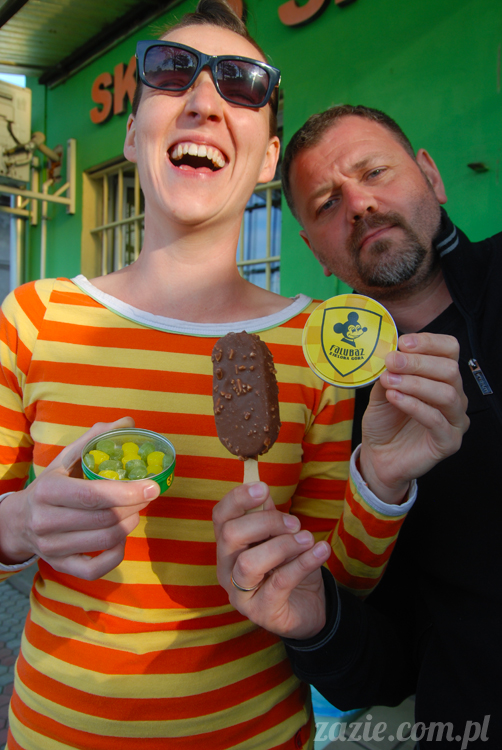 Wakacje Zazie i Syd z mopsami Kumokiem i Miszurem 2012 w Pałacu Wiechlice