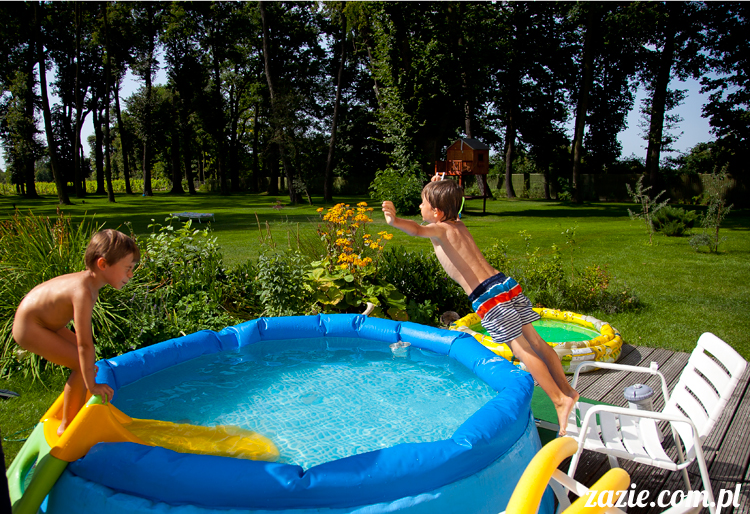 Wakacje Zazie i Syd z mopsami Kumokiem i Miszurem 2012 w Pałacu Wiechlice