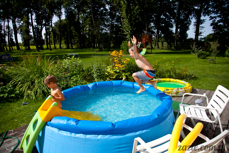 Wakacje Zazie i Syd z mopsami Kumokiem i Miszurem 2012 w Pałacu Wiechlice