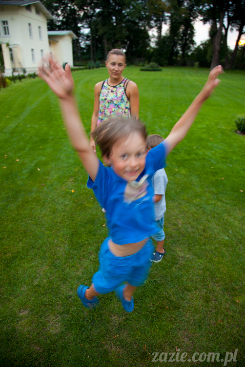 Wakacje Zazie i Syd z mopsami Kumokiem i Miszurem 2012 w Pałacu Wiechlice