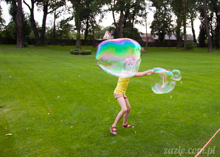 Wakacje Zazie i Syd z mopsami Kumokiem i Miszurem 2012 w Pałacu Wiechlice