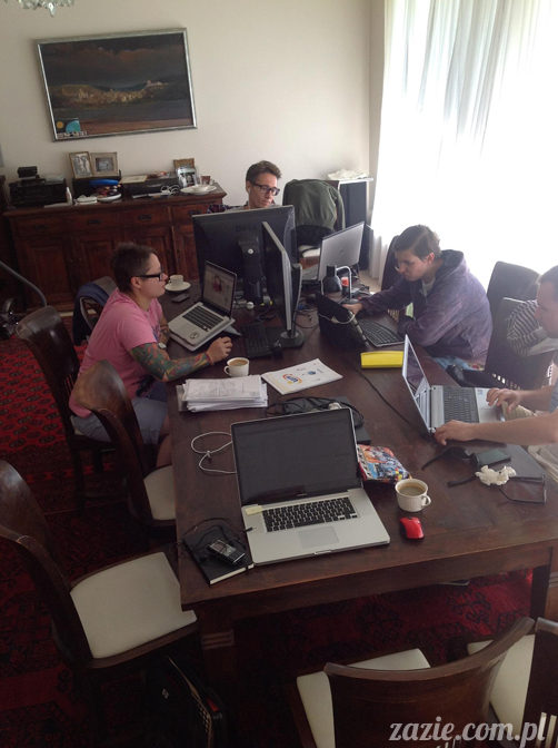 Wakacje Zazie i Syd z mopsami Kumokiem i Miszurem 2012 w Pałacu Wiechlice