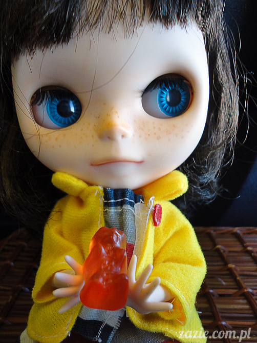 Orka Blythe doll lalka Simply Chocolate custom by Zazie kieszonkowy atlas chmur, above the clouds, airplane view 