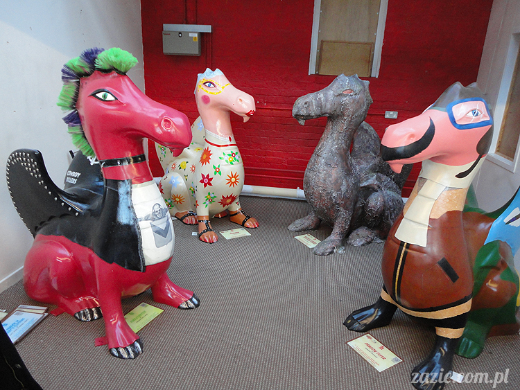 Orka Blythe doll Simply Chocolate custom by Zazie, Sceny z życia smoków