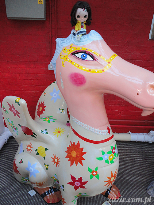 Orka Blythe doll Simply Chocolate custom by Zazie, Sceny z życia smoków