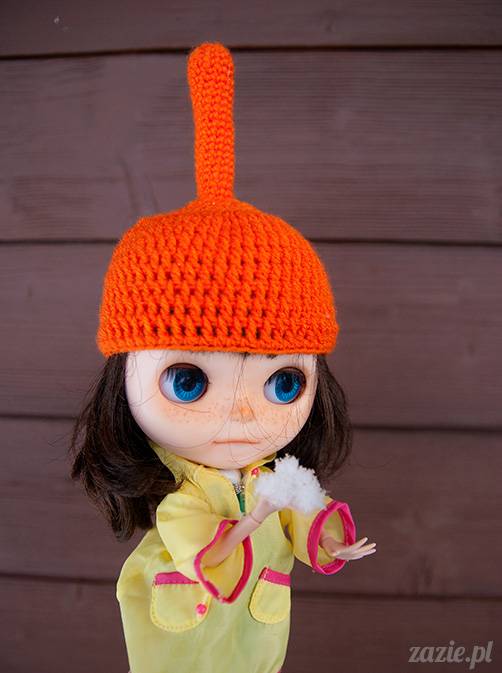 lalka Blythe doll Simply Chocolate & Vanilla custom ooak by Zazie Oh!Zazie, winter time play on the snow ski mountains