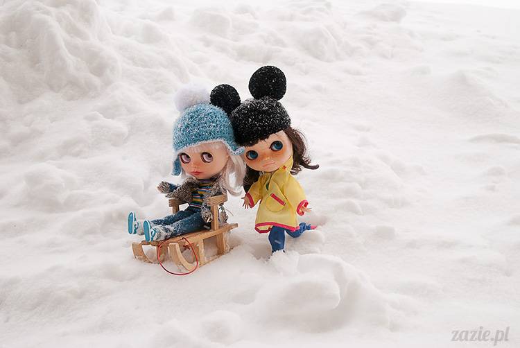 lalka Blythe doll Simply Chocolate & Vanilla custom ooak by Zazie Oh!Zazie, winter time play on the snow ski mountains