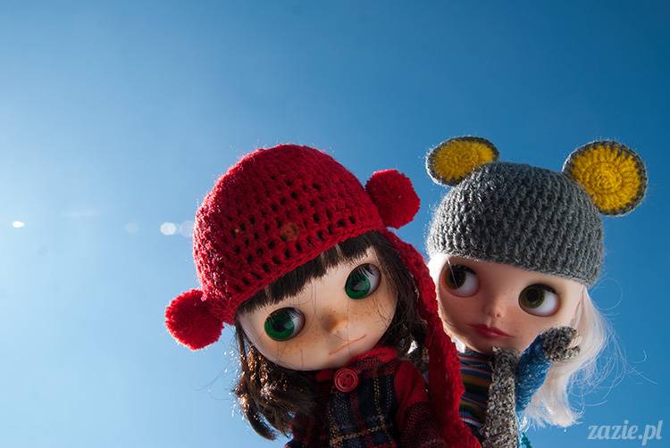 lalka Blythe doll Simply Chocolate & Vanilla custom ooak by Zazie Oh!Zazie, winter time play on the snow ski mountains