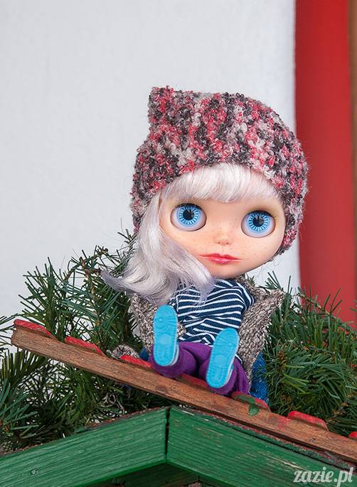 lalka Blythe doll Simply Chocolate & Vanilla custom ooak by Zazie Oh!Zazie, winter time play on the snow ski mountains 