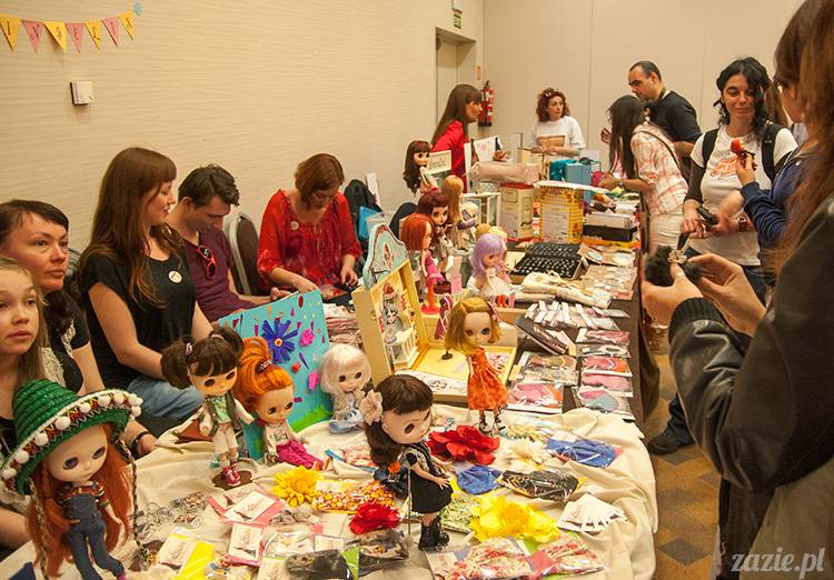 BlytheCon Barcelona april 2013, international Blythe doll convent, custom reroot ooak Blythe Takara Hasbro, sewing dress clothes for Blythe doll, BlytheCon in Spain Barcelona photo by Zazie Oh!Zazie