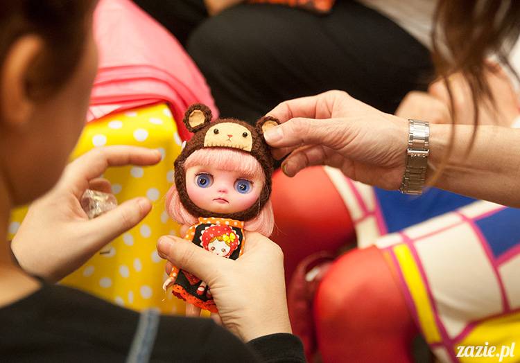 BlytheCon Barcelona april 2013, international Blythe doll convent, custom reroot ooak Blythe Takara Hasbro, sewing dress clothes for Blythe doll, BlytheCon in Spain Barcelona photo by Zazie Oh!Zazie