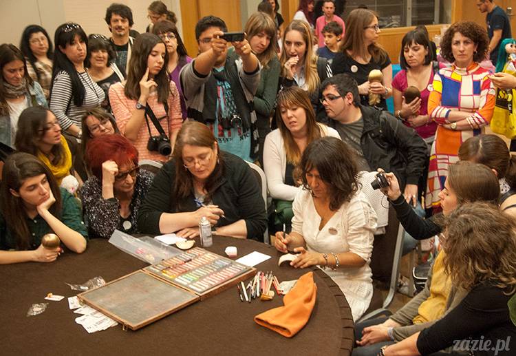 BlytheCon Barcelona april 2013, international Blythe doll convent, custom reroot ooak Blythe Takara Hasbro, sewing dress clothes for Blythe doll, BlytheCon in Spain Barcelona photo by Zazie Oh!Zazie