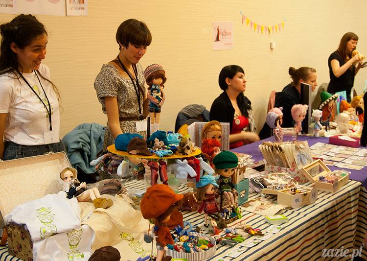 BlytheCon Barcelona april 2013, international Blythe doll convent, custom reroot ooak Blythe Takara Hasbro, sewing dress clothes for Blythe doll, BlytheCon in Spain Barcelona photo by Zazie Oh!Zazie