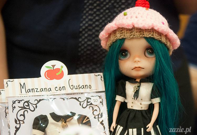 BlytheCon Barcelona april 2013, international Blythe doll convent, custom reroot ooak Blythe Takara Hasbro, sewing dress clothes for Blythe doll, BlytheCon in Spain Barcelona photo by Zazie Oh!Zazie