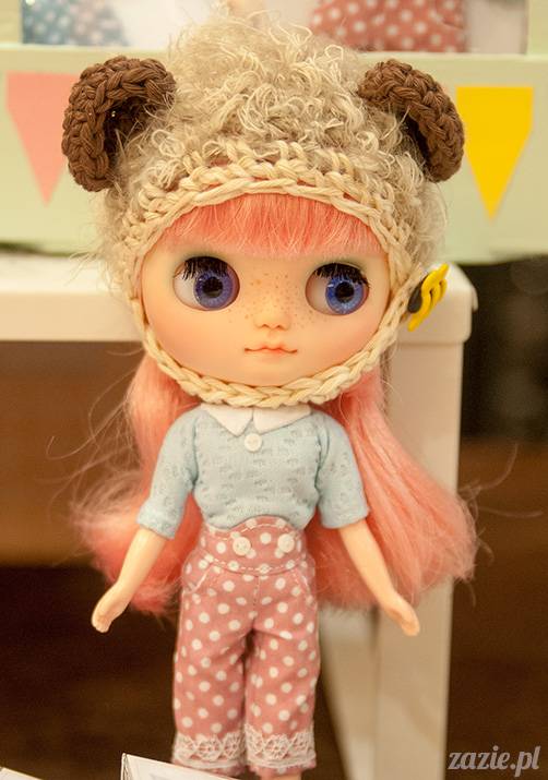 BlytheCon Barcelona april 2013, international Blythe doll convent, custom reroot ooak Blythe Takara Hasbro, sewing dress clothes for Blythe doll, BlytheCon in Spain Barcelona photo by Zazie Oh!Zazie