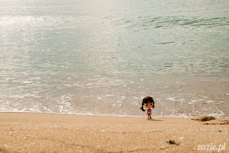 Blythe dolls on the beach, lalki Blythe na plaży, Blythe Custom OOAK by Zazie