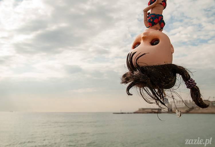 Blythe dolls on the beach, lalki Blythe na plaży, Blythe Custom OOAK by Zazie