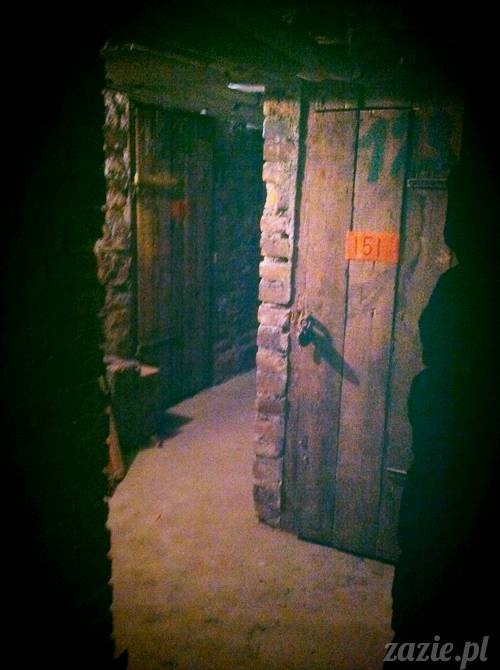 stara_kamienica_na_ochocie_piwnica_zazie_04