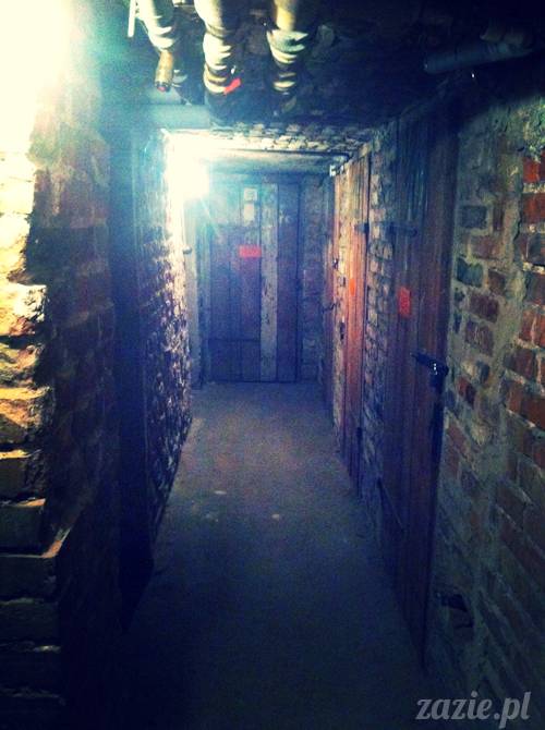 stara_kamienica_na_ochocie_piwnica_zazie_05