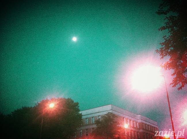 sposoby na bezsenność, nie mogę spać, problemy z zaśnięciem, leki i suplementy nasenne, akupresura na sen