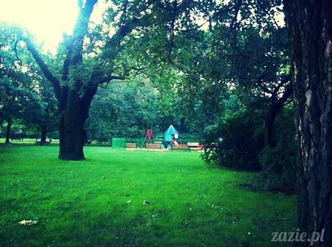 sposoby na bezsenność, nie mogę spać, problemy z zaśnięciem, leki i suplementy nasenne, akupresura na sen