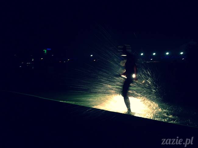 Temat Rzeka Warszawa plaza nad Wisłą skimboard tor skimboardowy