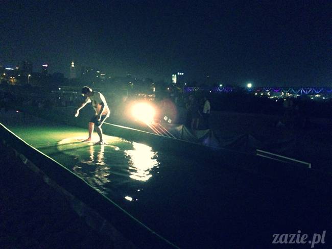 Temat Rzeka Warszawa plaza nad Wisłą skimboard tor skimboardowy