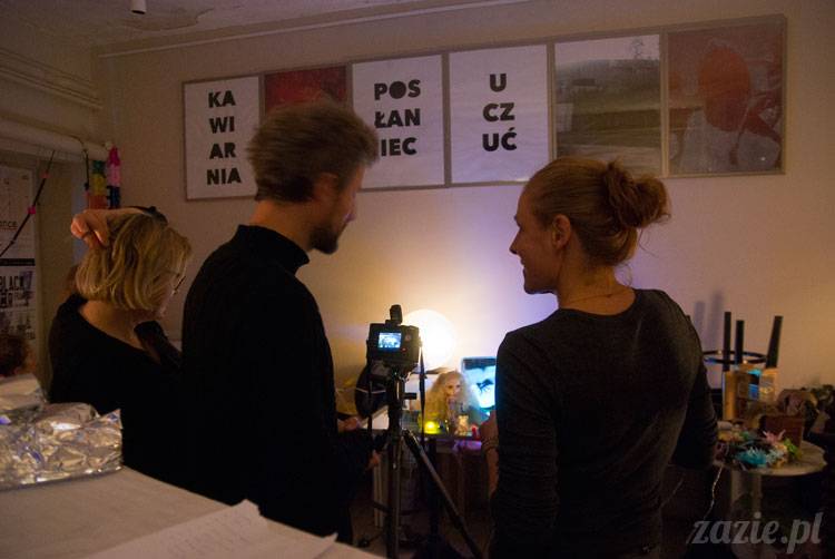 świąteczna sesja zdjęciowa Posłańca Uczuć, scenografia: Monika Sudół i Elwira Pluta, foto: Szymon Szcześniak, lalki: Zazie