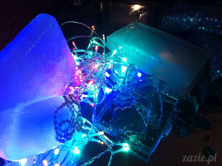 świąteczna sesja zdjęciowa Posłańca Uczuć, scenografia: Monika Sudół i Elwira Pluta, foto: Szymon Szcześniak, lalki: Zazie