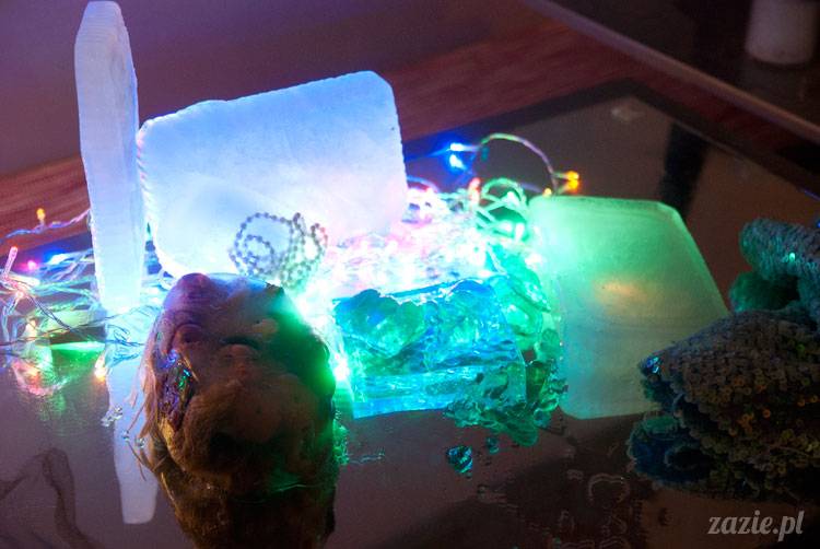 świąteczna sesja zdjęciowa Posłańca Uczuć, scenografia: Monika Sudół i Elwira Pluta, foto: Szymon Szcześniak, lalki: Zazie