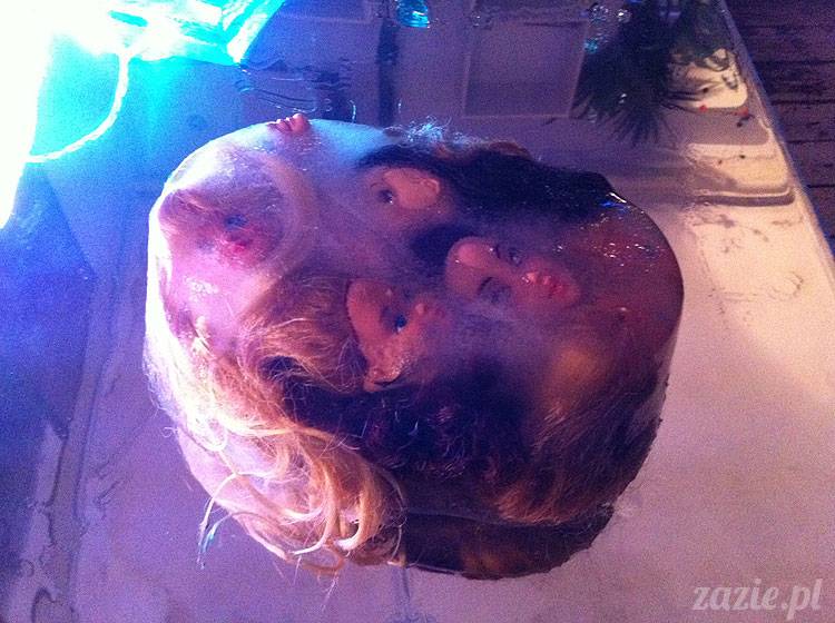 świąteczna sesja zdjęciowa Posłańca Uczuć, scenografia: Monika Sudół i Elwira Pluta, foto: Szymon Szcześniak, lalki: Zazie