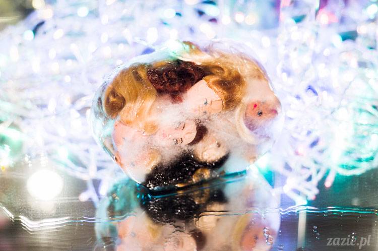 świąteczna sesja zdjęciowa Posłańca Uczuć, scenografia: Monika Sudół i Elwira Pluta, foto: Szymon Szcześniak, lalki: Zazie