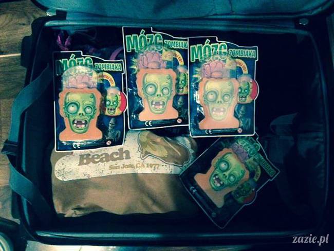 mozg_zombiaka_potwory_i_spolka