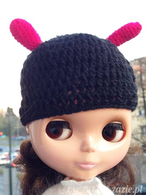 szydełkowe czapki i czapeczki dla lalki Blythe