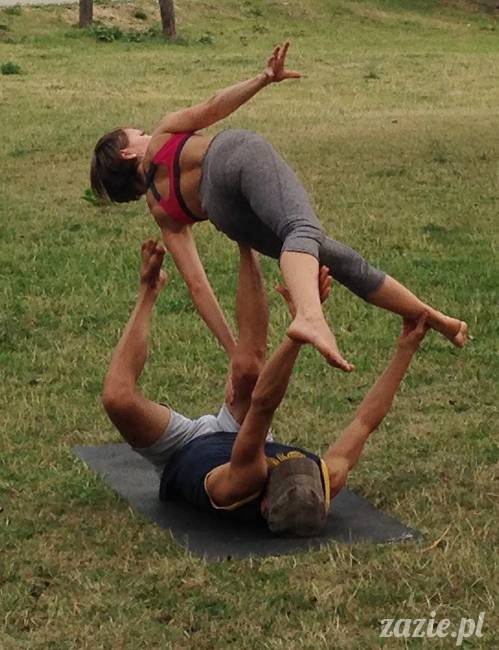 pole mokotowskie slacklining slack slackline, chodzenie po linie, akrojoga i akrojogini