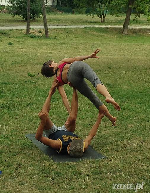 pole mokotowskie slacklining slack slackline, chodzenie po linie, akrojoga i akrojogini