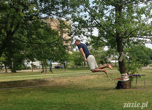 pole mokotowskie slacklining slack slackline, chodzenie po linie, akrojoga i akrojogini
