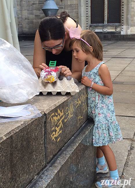 zajęcia dla dzieci, recyklingowe warsztaty plastyczne dla dzieci i rodziców, prowadzenie Olga Zazie i Syd Breslauer, organizator Cafe Kulturalna