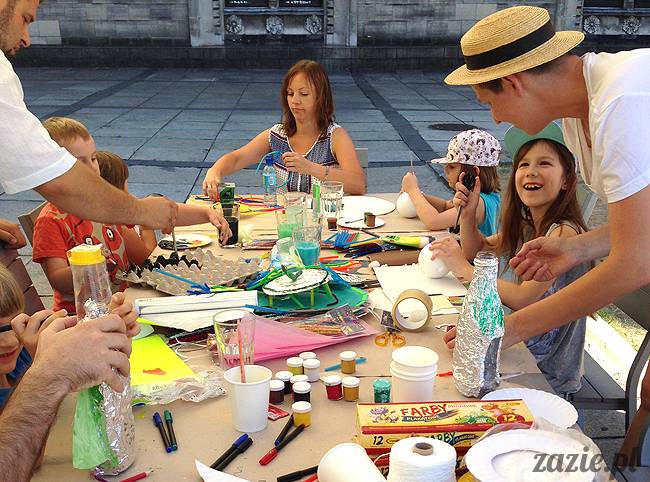 zajęcia dla dzieci, recyklingowe warsztaty plastyczne dla dzieci i rodziców, prowadzenie Olga Zazie i Syd Breslauer, organizator Cafe Kulturalna