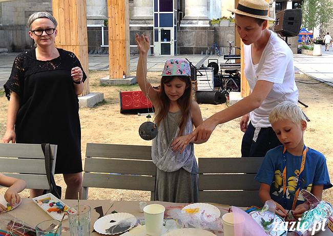 zajęcia dla dzieci, recyklingowe warsztaty plastyczne dla dzieci i rodziców, prowadzenie Olga Zazie i Syd Breslauer, organizator Cafe Kulturalna